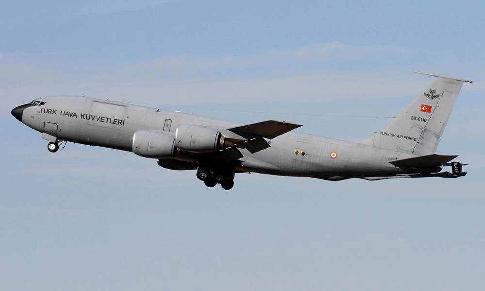 Έξαλλη η Μόσχα με Άγκυρα: Τουρκικό KC-135R ανεφοδίασε αμερικανικό Β1-Β κοντά στην Κριμαία